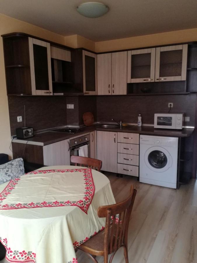 Apartmen Xan Malamir Varna Ngoại thất bức ảnh